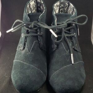 Tom's Black Suede Desert Wedges SZ 6